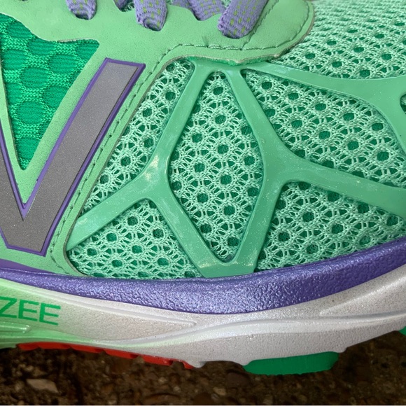 NEW Ariel runDisney New Balance women’s running shoes - Picture 10 of 15